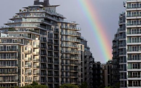RICS表示，英国房地产市场走强，租房者面临的压力加剧